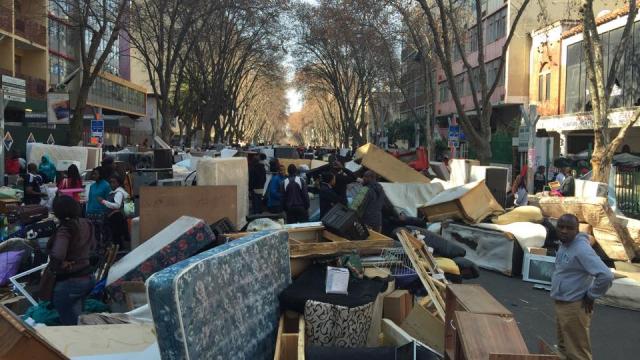 Tradisi Aneh Dari Seluruh Dunia